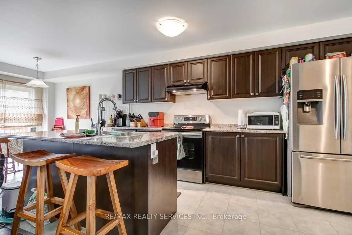 Photo 5 of 7722 Redbud Lane, Niagara Falls, Brown — HOMEH