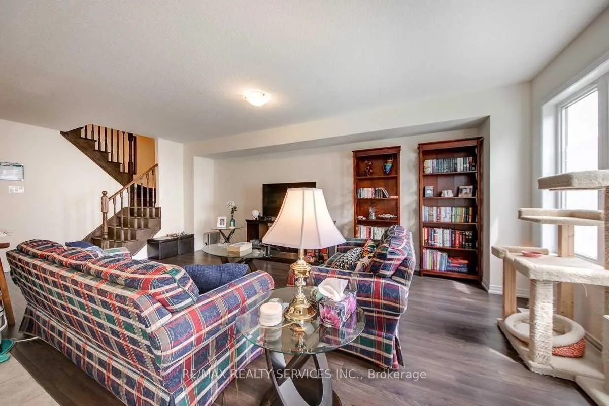 Photo 6 of 7722 Redbud Lane, Niagara Falls, Brown — HOMEH