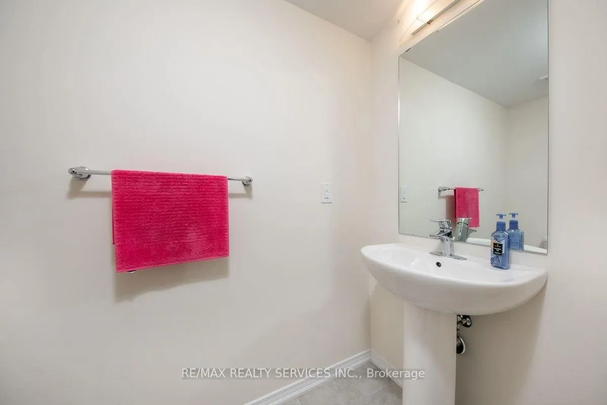 Photo 8 of 7722 Redbud Lane, Niagara Falls, Brown — HOMEH