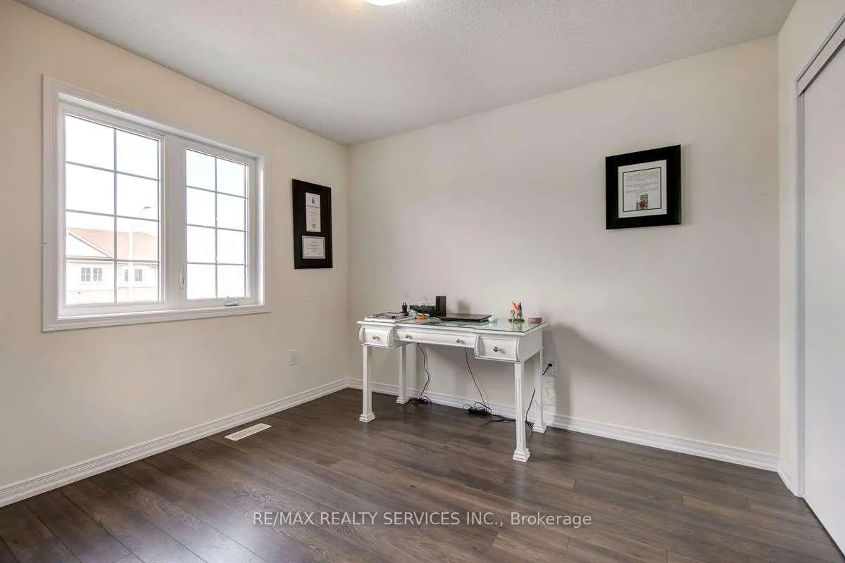 Photo 14 of 7722 Redbud Lane, Niagara Falls, Brown — HOMEH