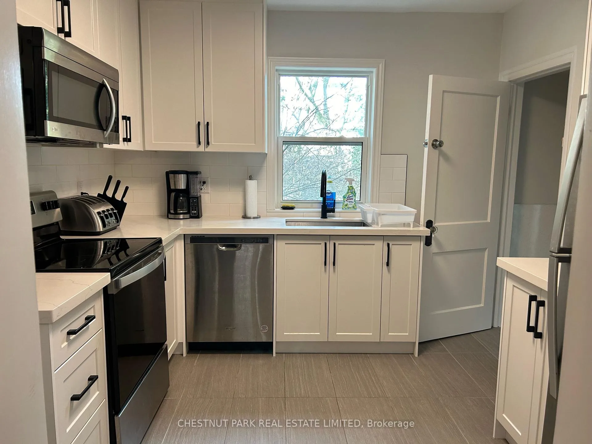 Photo 10 of 32 Henning Avenue, Toronto, Yonge-Eglinton — HOMEH