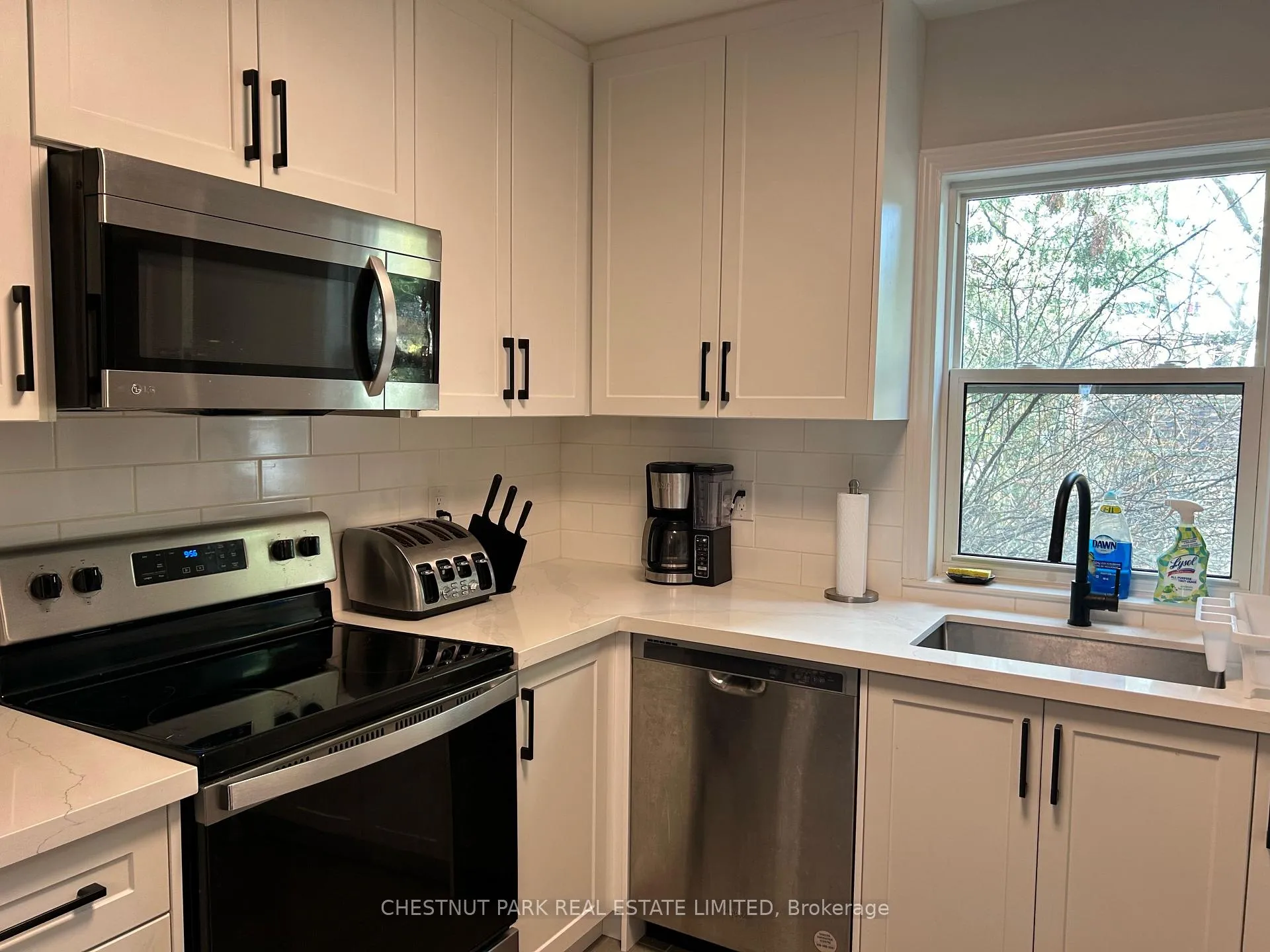 Photo 11 of 32 Henning Avenue, Toronto, Yonge-Eglinton — HOMEH