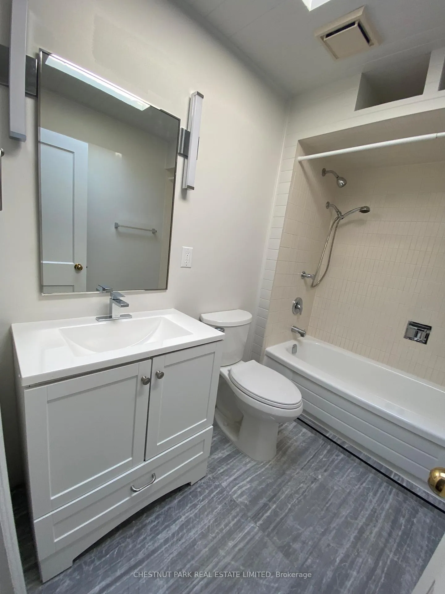 Photo 15 of 32 Henning Avenue, Toronto, Yonge-Eglinton — HOMEH