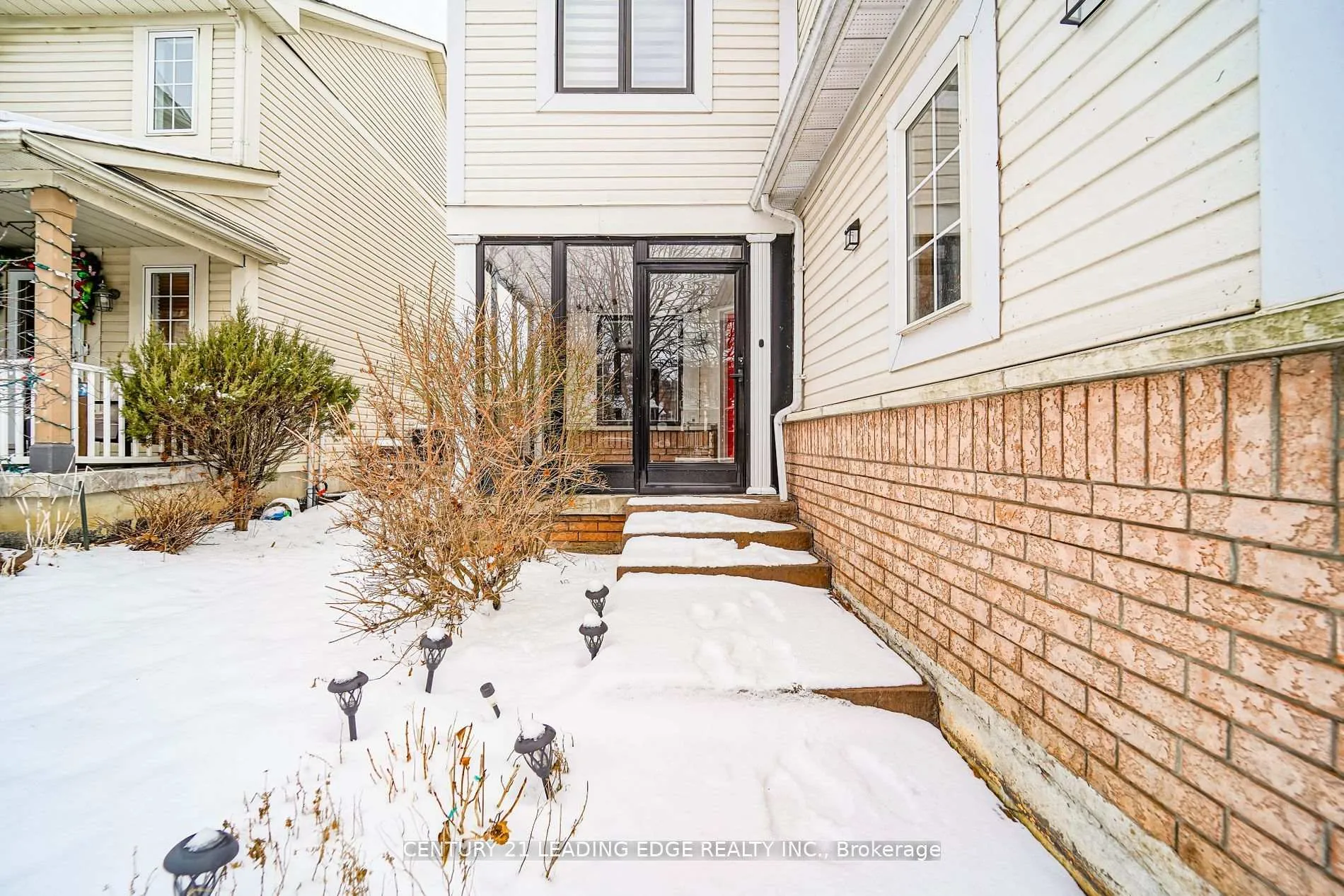 Photo 3 of Unit Upper, 58 Regatta Crescent, Whitby, Port Whitby — HOMEH
