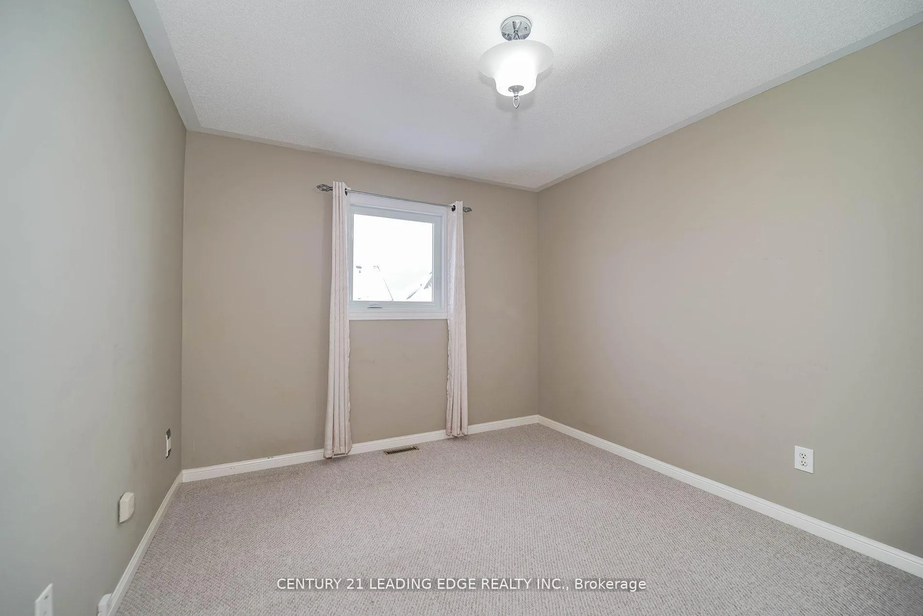 Photo 29 of Unit Upper, 58 Regatta Crescent, Whitby, Port Whitby — HOMEH