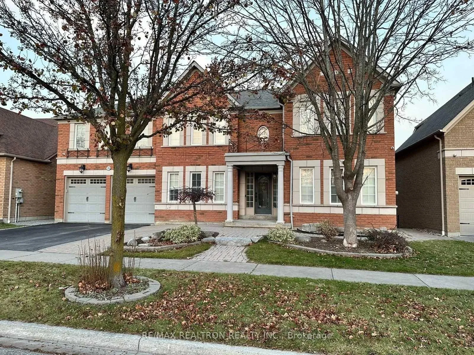 Front of 35 Westacott Crescent