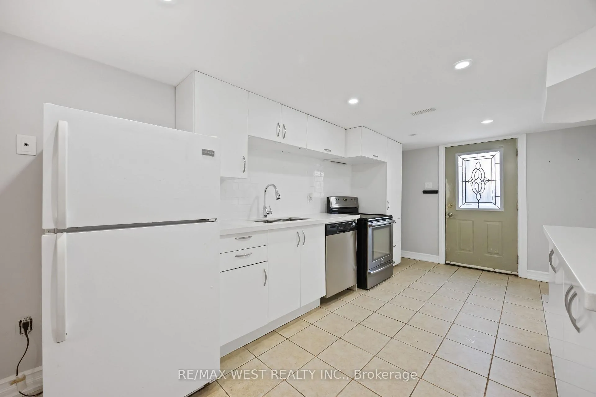 Photo 8 of Unit Lower Level, 2440 King Road, King, King City — HOMEH