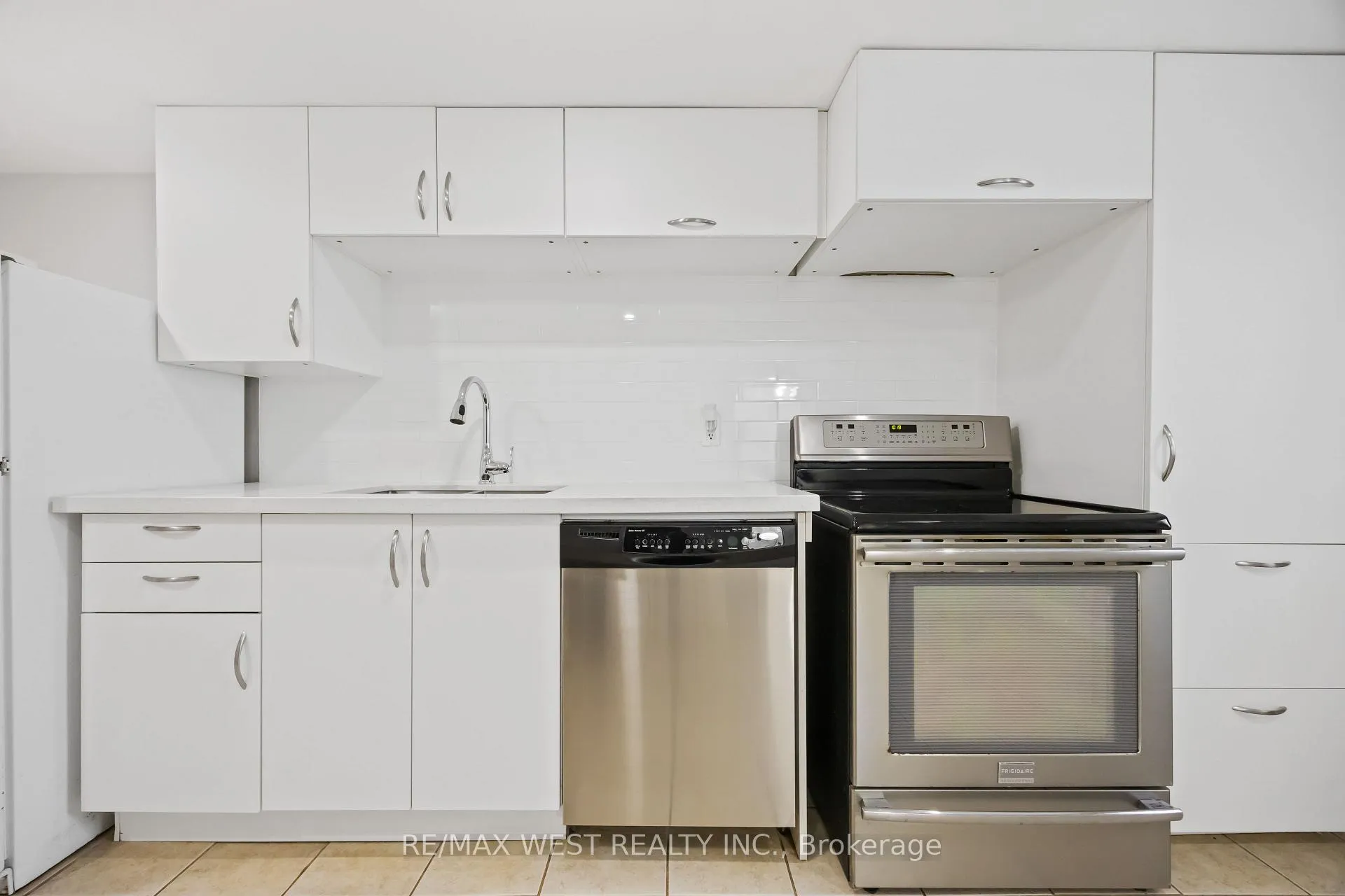 Photo 11 of Unit Lower Level, 2440 King Road, King, King City — HOMEH