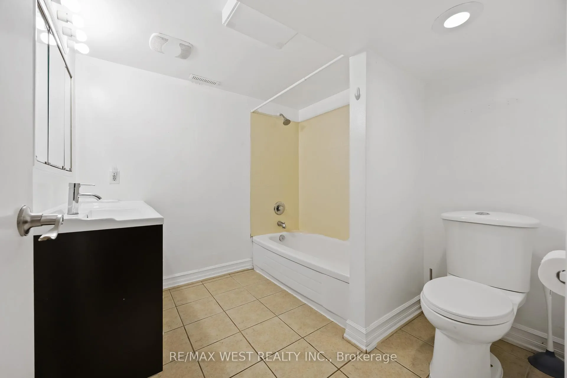 Photo 13 of Unit Lower Level, 2440 King Road, King, King City — HOMEH