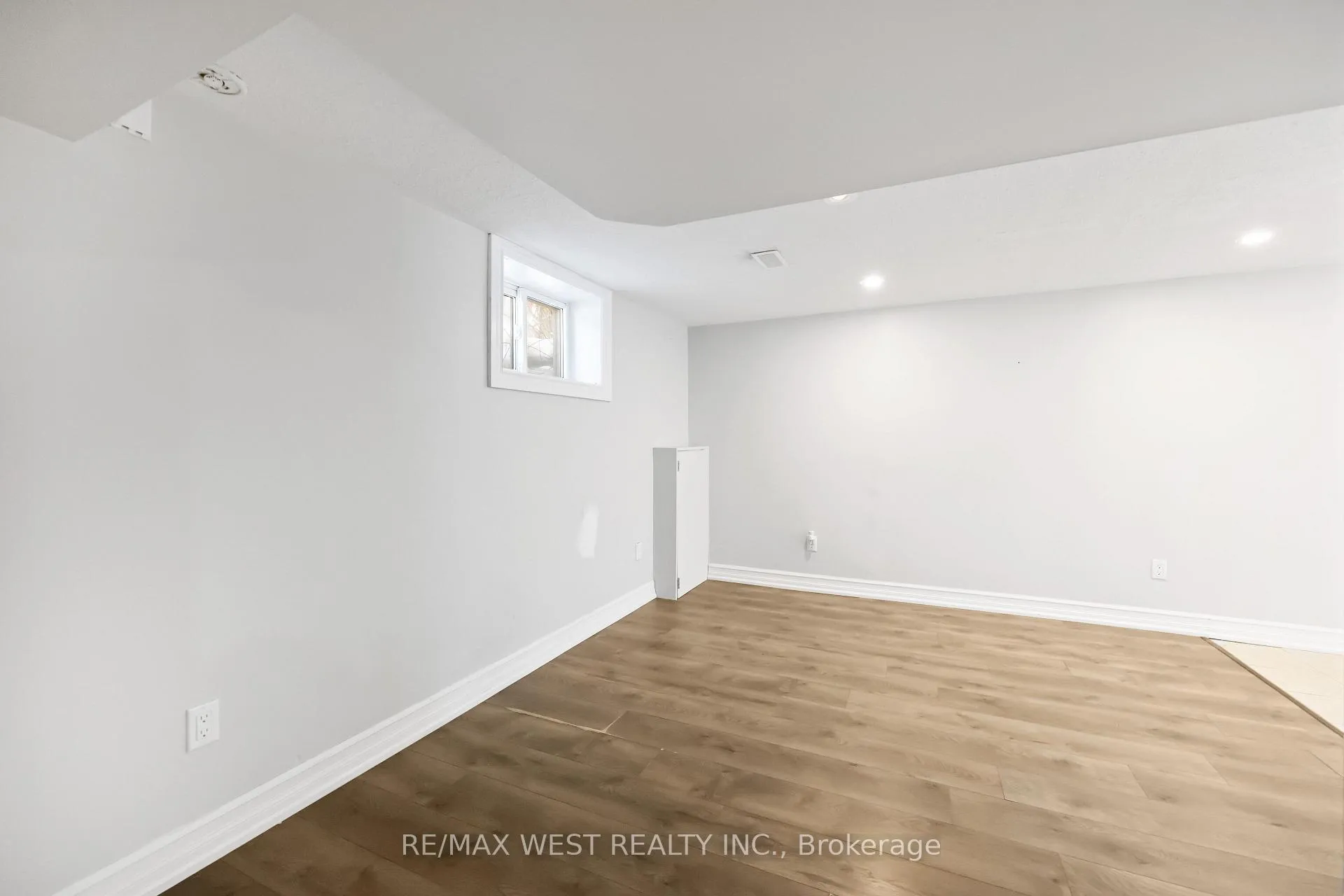 Photo 21 of Unit Lower Level, 2440 King Road, King, King City — HOMEH