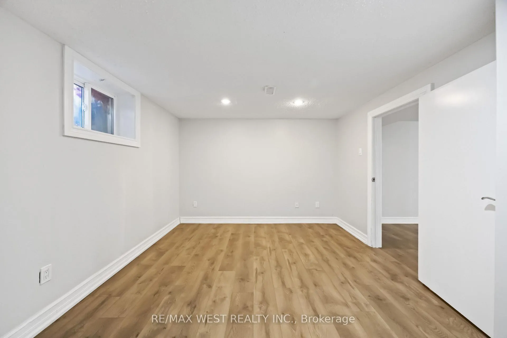 Photo 25 of Unit Lower Level, 2440 King Road, King, King City — HOMEH