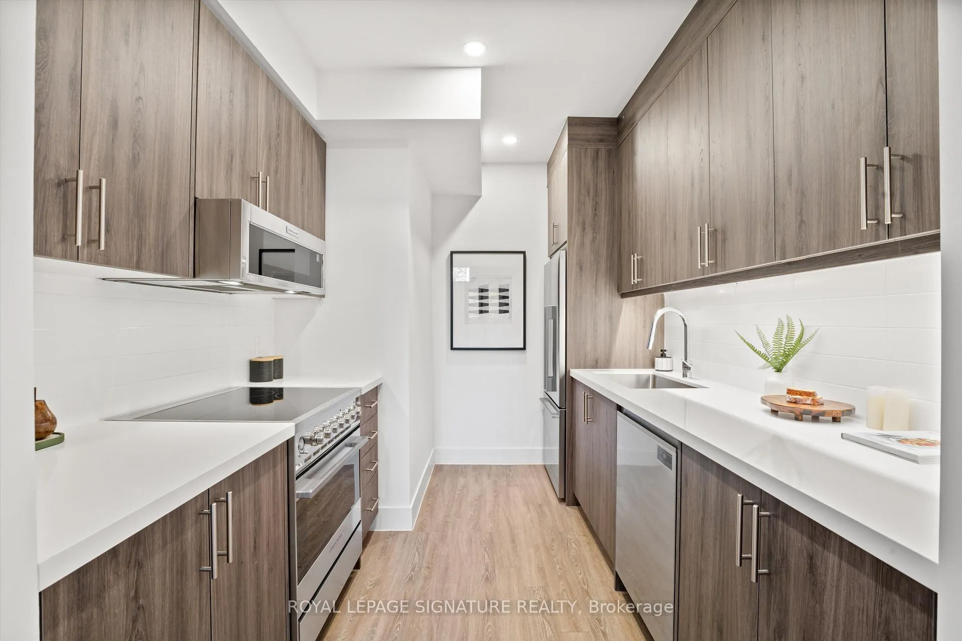 Photo 2 of Unit Bsmt, 1 Heydon Park Road, Toronto, Little Portugal — HOMEH