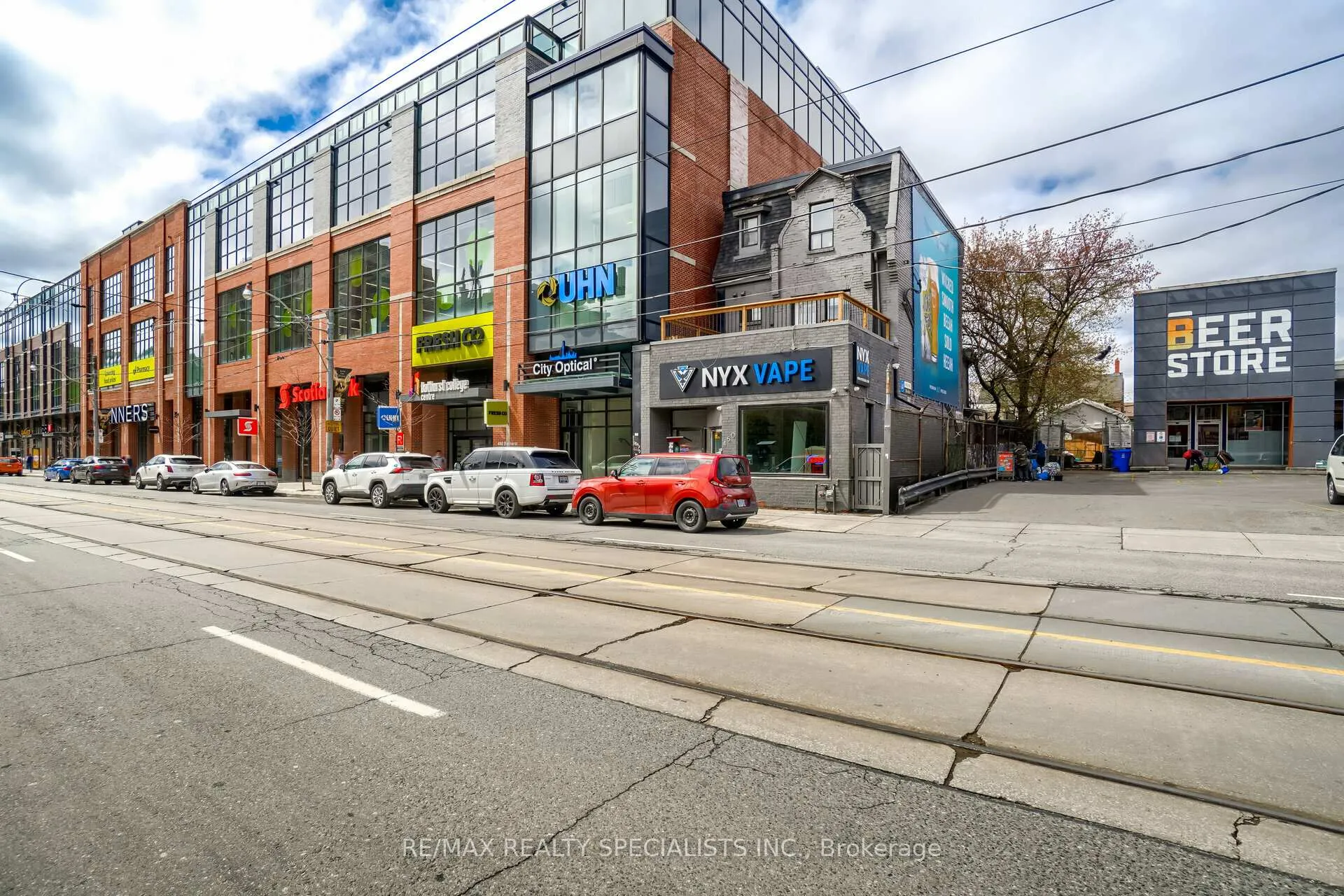 Photo 3 of Unit B2, 450 Bathurst Street, Toronto, Trinity-Bellwoods — HOMEH