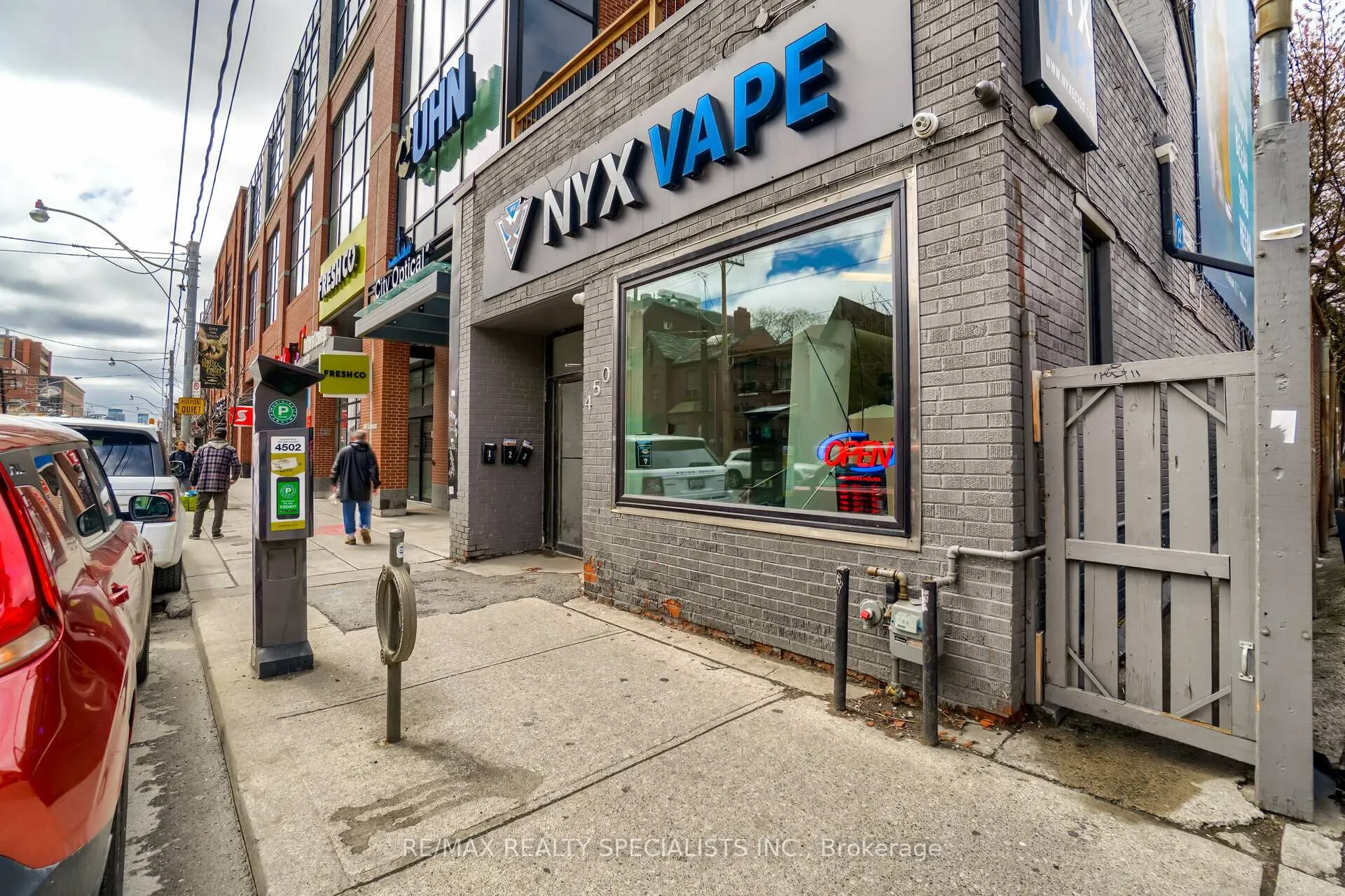 Photo 5 of Unit B2, 450 Bathurst Street, Toronto, Trinity-Bellwoods — HOMEH