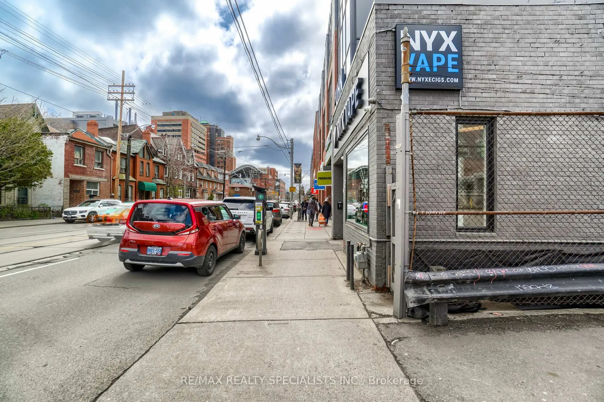 Photo 8 of Unit B2, 450 Bathurst Street, Toronto, Trinity-Bellwoods — HOMEH