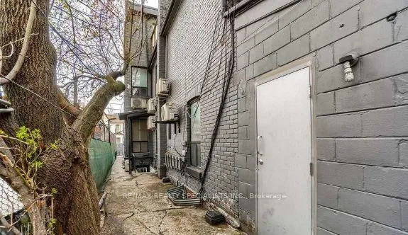 Photo 31 of Unit B2, 450 Bathurst Street, Toronto, Trinity-Bellwoods — HOMEH
