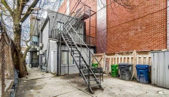 Photo 33 of Unit B2, 450 Bathurst Street, Toronto, Trinity-Bellwoods — HOMEH