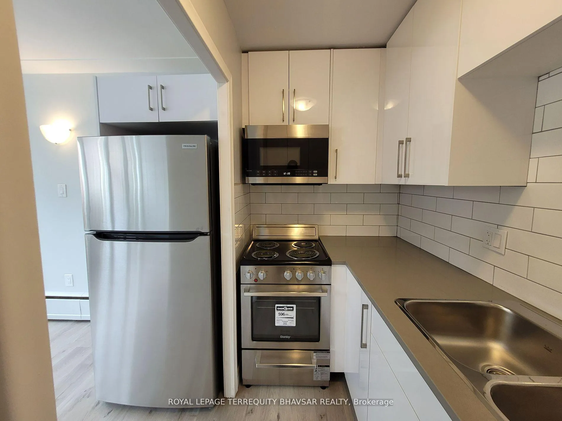 Photo 8 of Unit 5, 521 Park Street, Kitchener — HOMEH