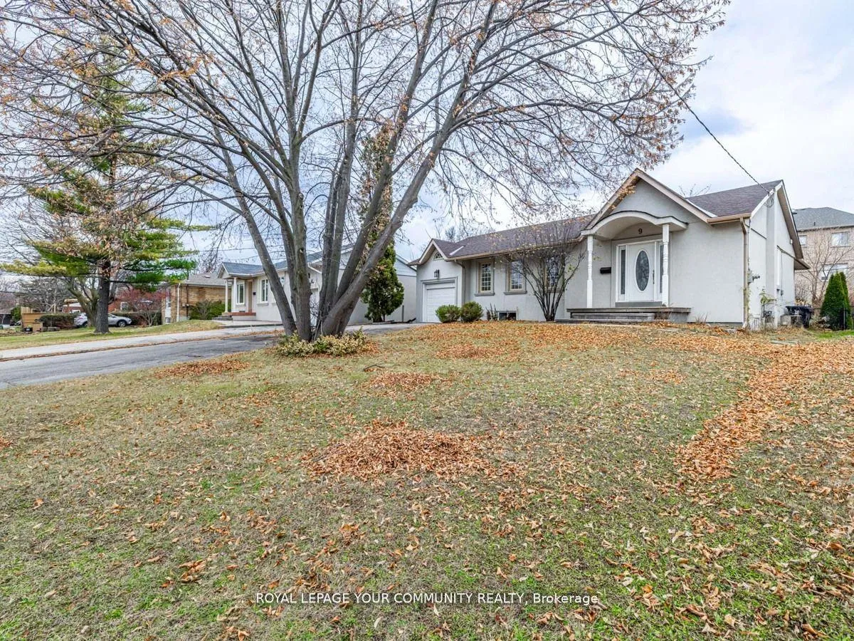 Photo 2 of 9 Robson Place E, North York, Newtonbrook West — HOMEH
