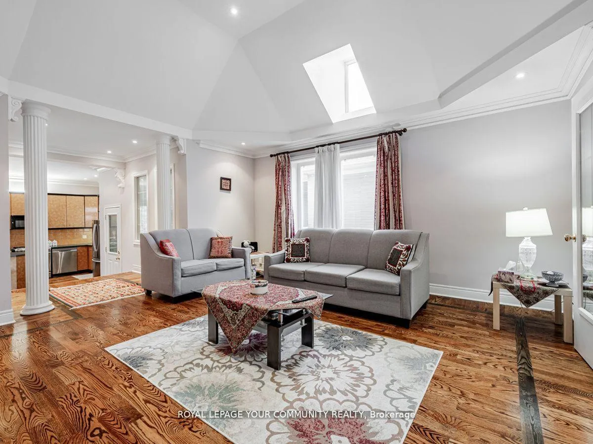 Photo 6 of 9 Robson Place E, North York, Newtonbrook West — HOMEH