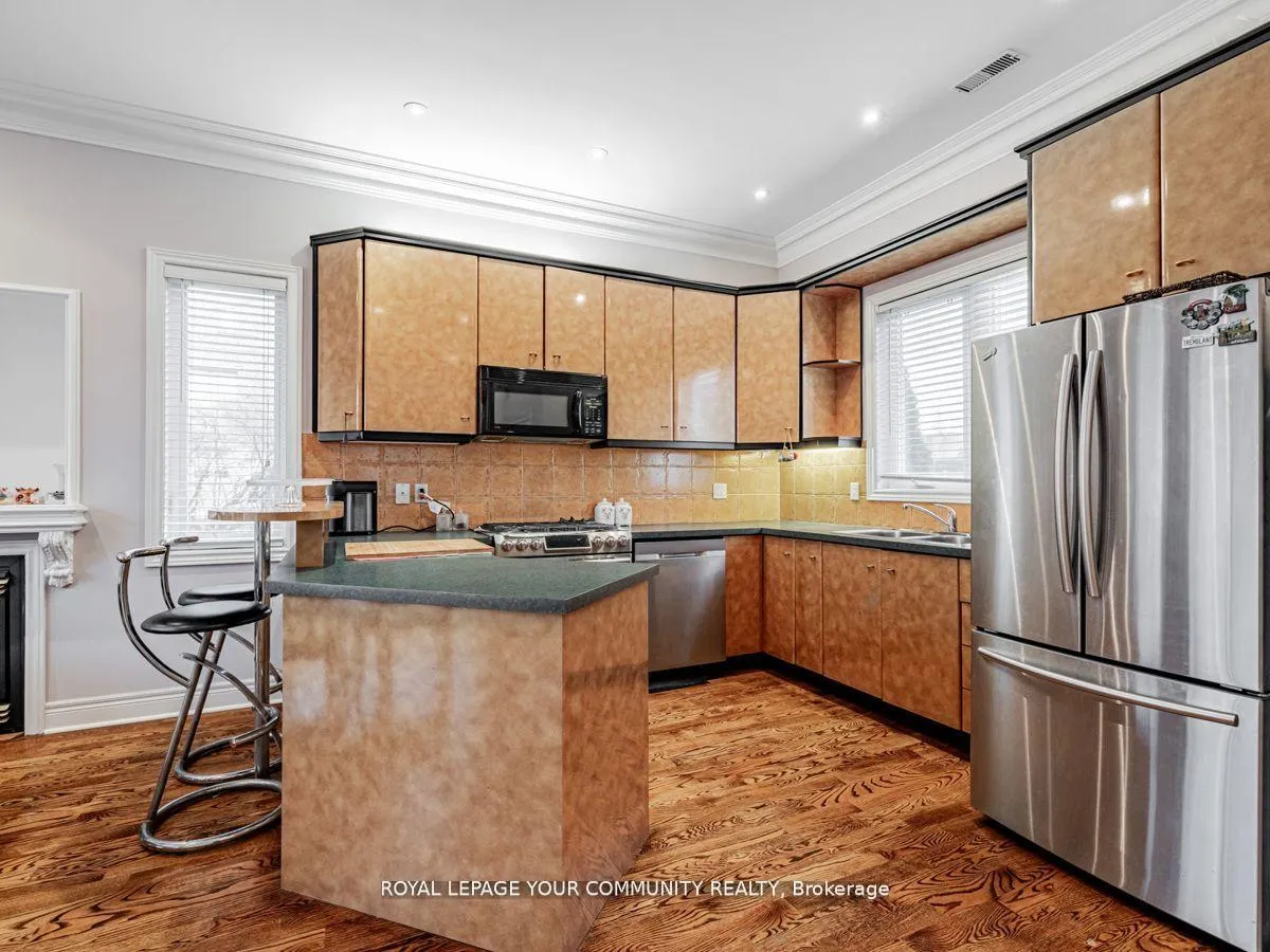 Photo 17 of 9 Robson Place E, North York, Newtonbrook West — HOMEH