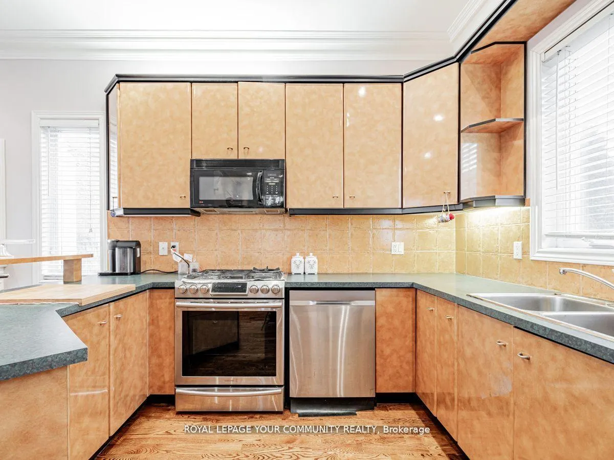 Photo 20 of 9 Robson Place E, North York, Newtonbrook West — HOMEH