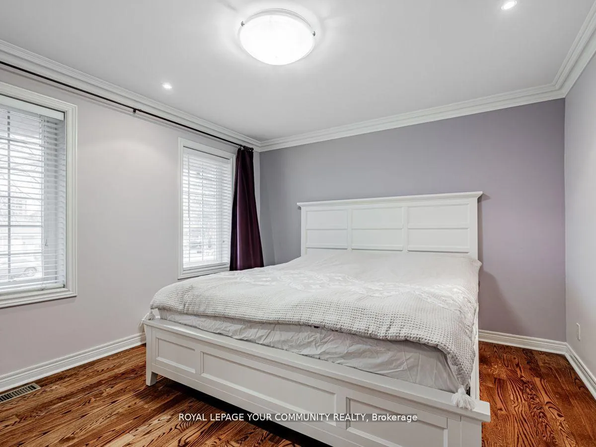Photo 21 of 9 Robson Place E, North York, Newtonbrook West — HOMEH