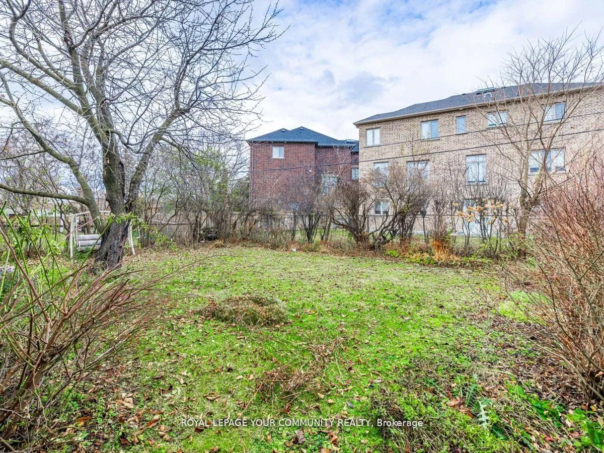 Photo 28 of 9 Robson Place E, North York, Newtonbrook West — HOMEH