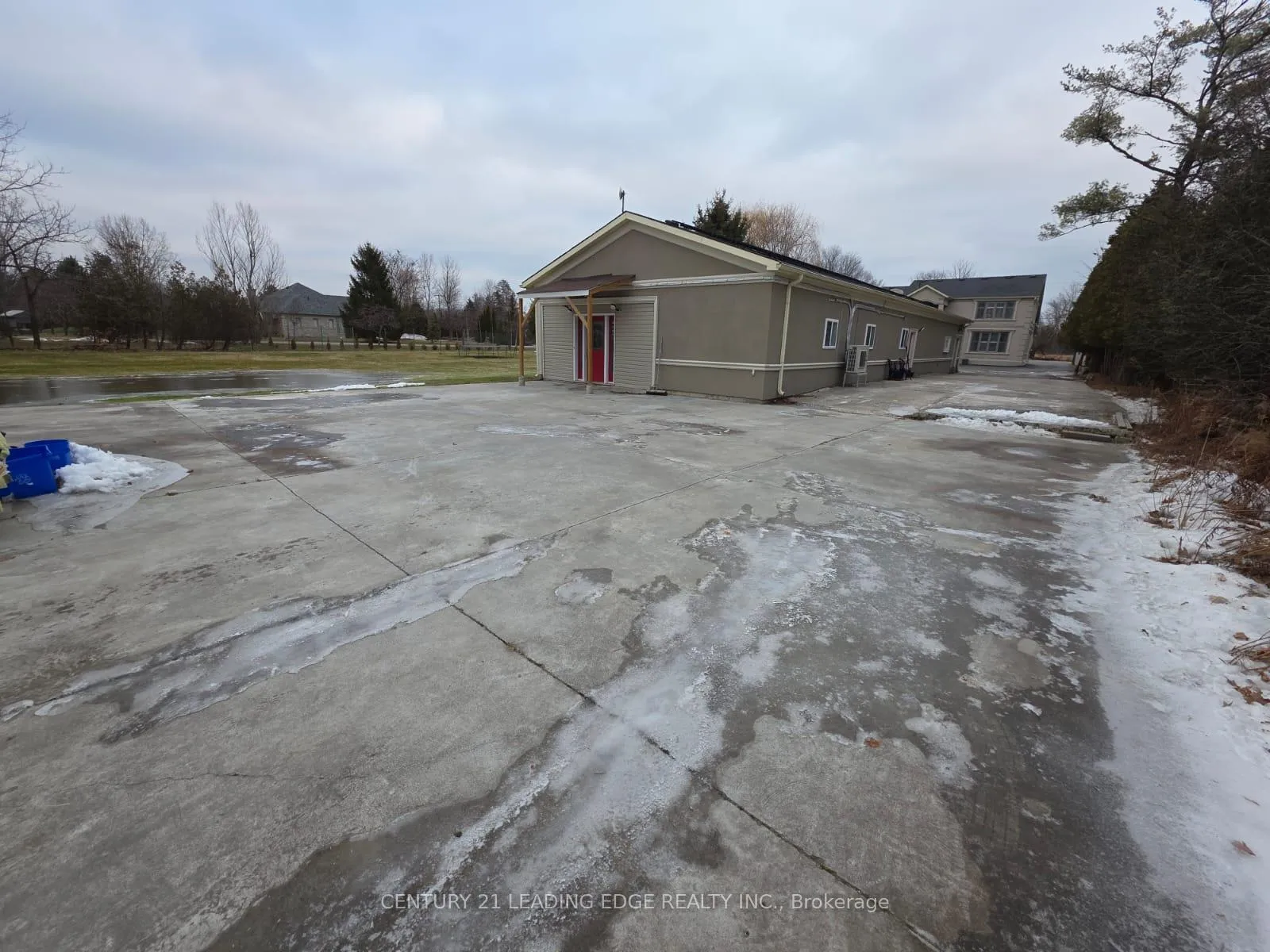 Photo 2 of Unit A, 352 Sunnyridge Road, Hamilton, Ancaster — HOMEH