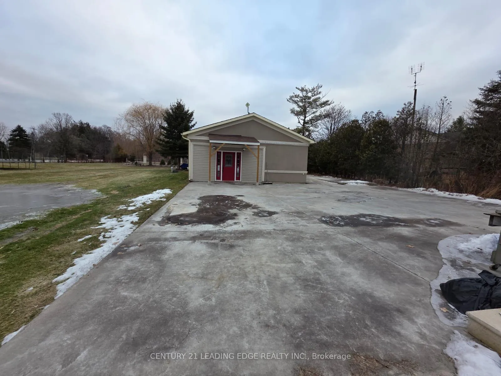 Photo 4 of Unit A, 352 Sunnyridge Road, Hamilton, Ancaster — HOMEH