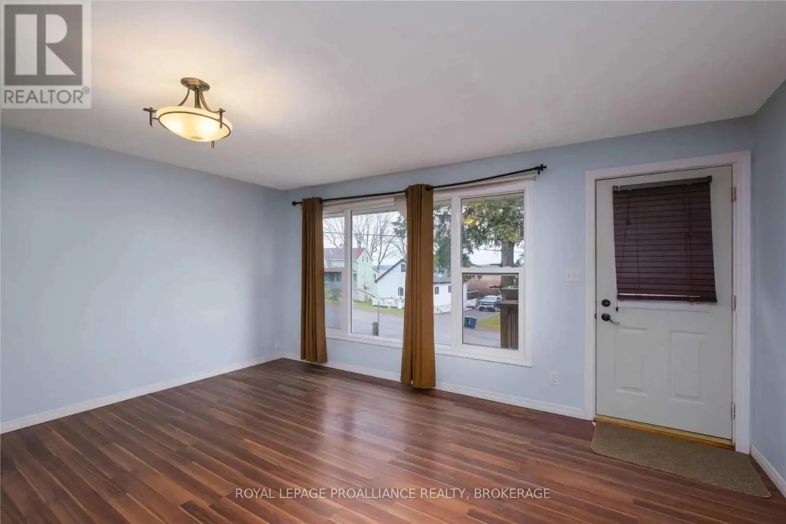 Photo 3 of Unit 1, 14 Shaw Street, Kingston, Rideau — HOMEH