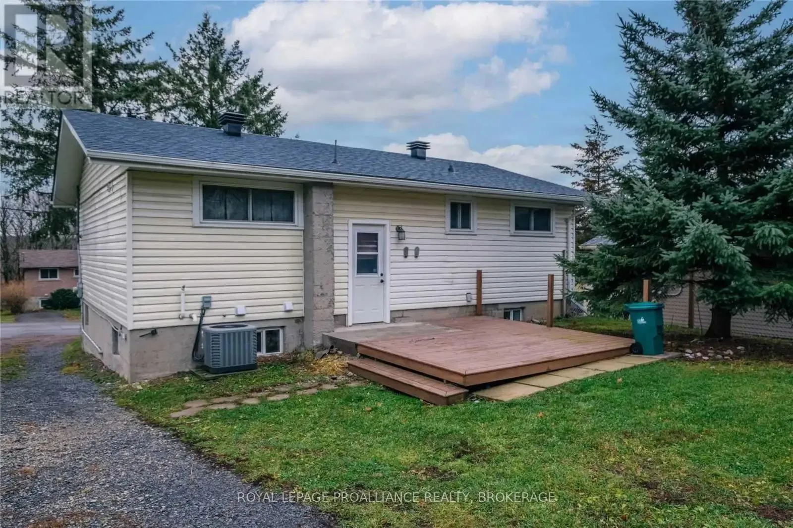 Photo 10 of Unit 1, 14 Shaw Street, Kingston, Rideau — HOMEH