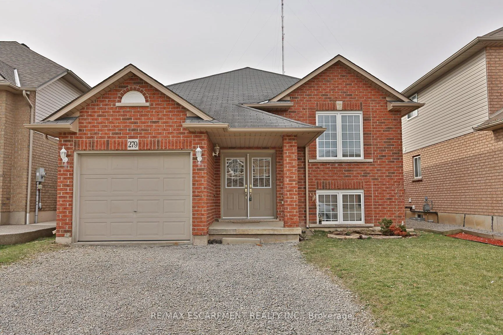 Photo 25 of Unit 2, 279 Nashville Circle, Hamilton, Gershome — HOMEH