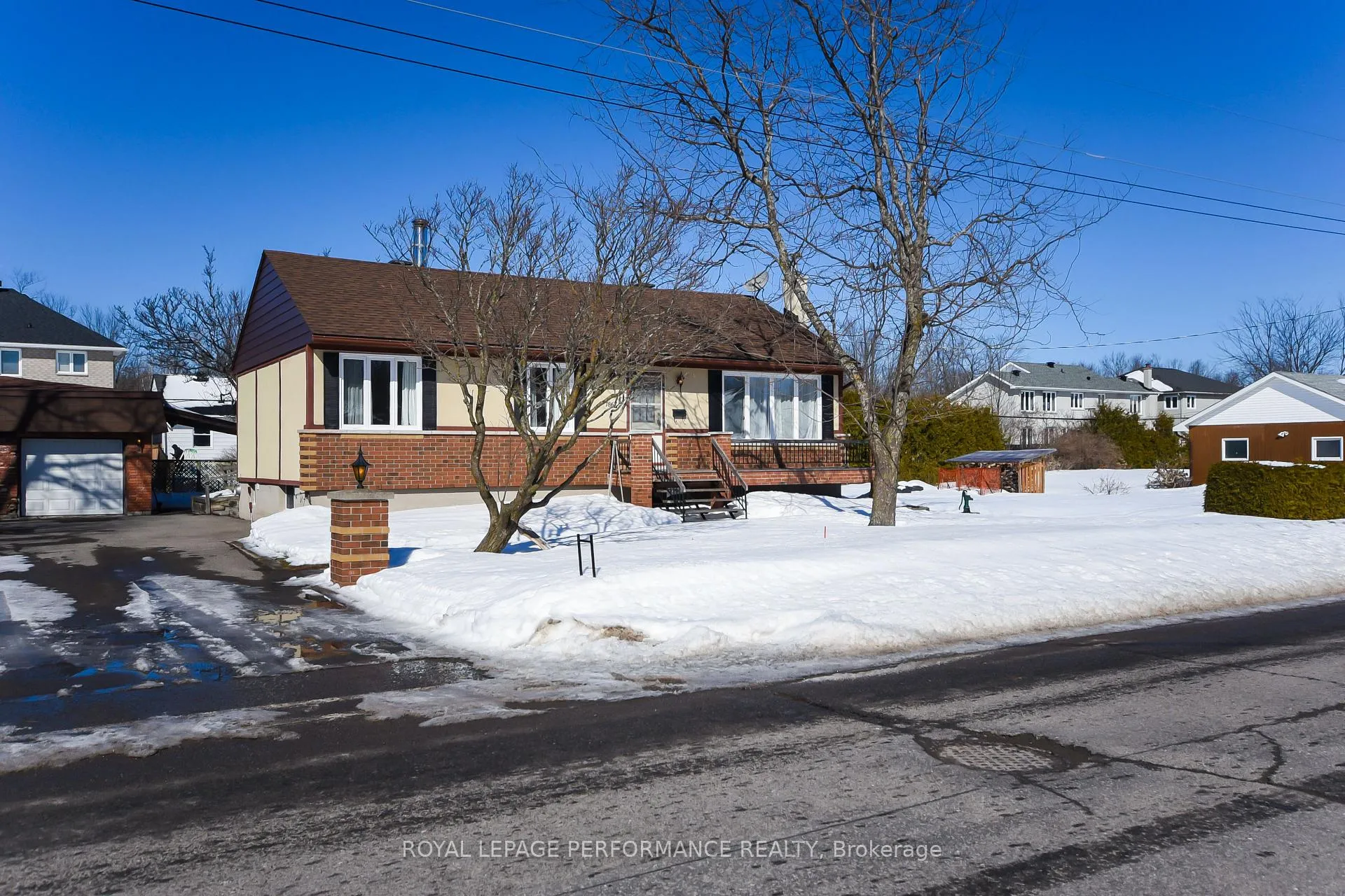 Front of 1867 Kingsdale Avenue