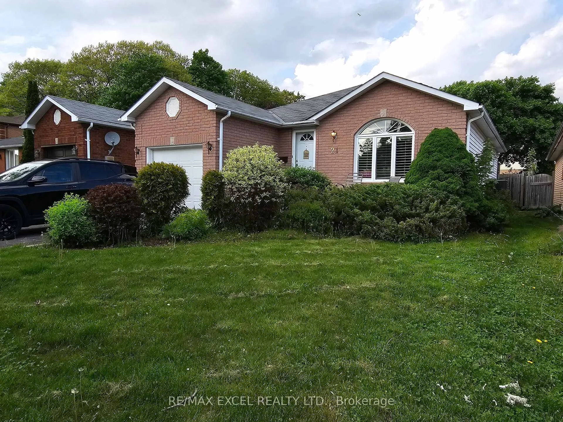 Photo 2 of 21 Finlay Road, Barrie, Sunnidale — HOMEH