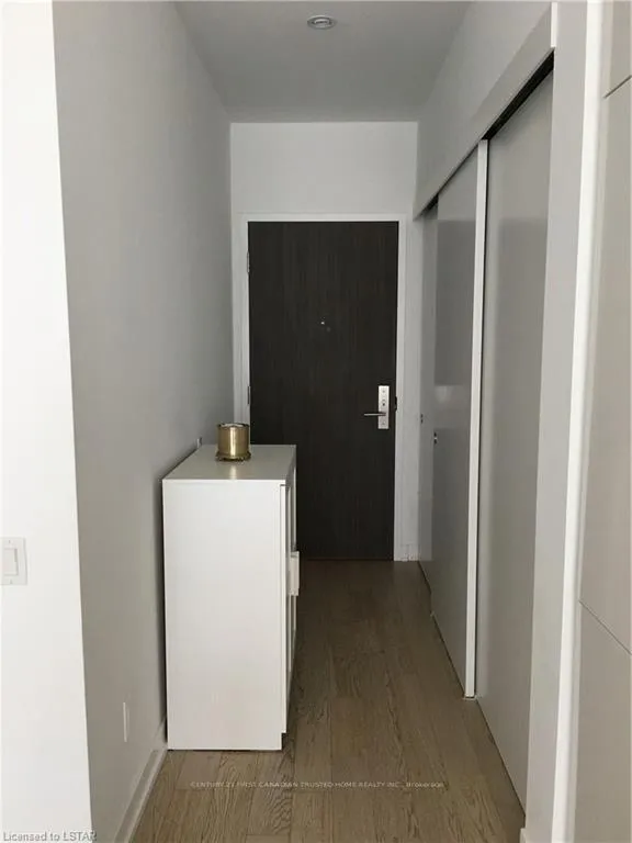 Photo 3 of Unit 3411, 185 Roehampton Avenue, Toronto, Mount Pleasant West — HOMEH