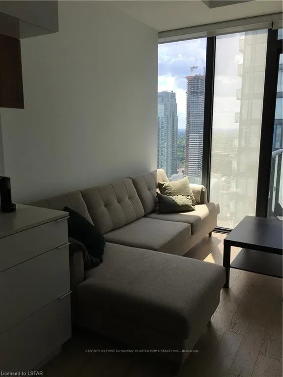 Photo 5 of Unit 3411, 185 Roehampton Avenue, Toronto, Mount Pleasant West — HOMEH