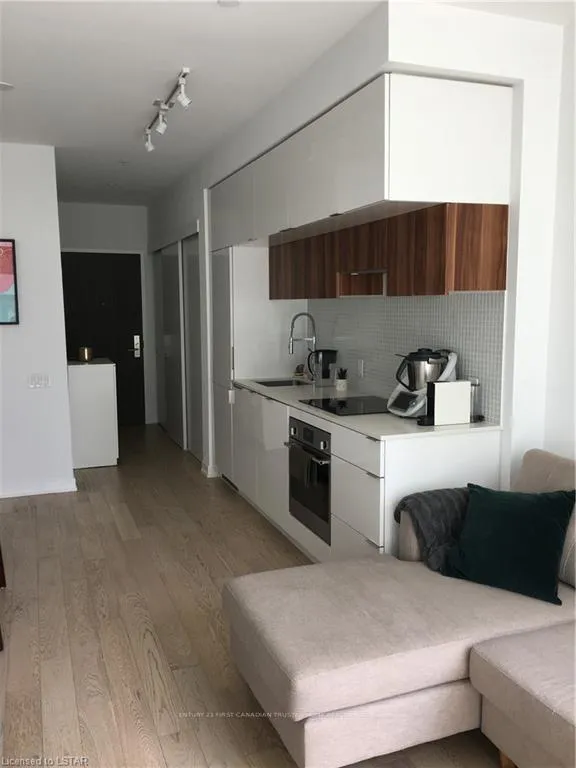 Photo 7 of Unit 3411, 185 Roehampton Avenue, Toronto, Mount Pleasant West — HOMEH