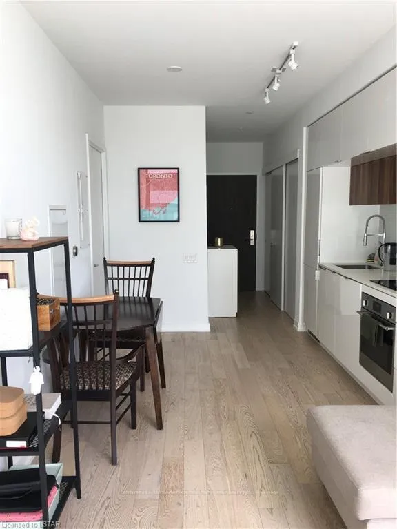 Photo 8 of Unit 3411, 185 Roehampton Avenue, Toronto, Mount Pleasant West — HOMEH