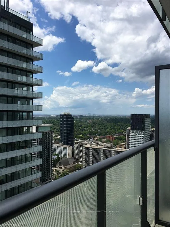 Photo 11 of Unit 3411, 185 Roehampton Avenue, Toronto, Mount Pleasant West — HOMEH