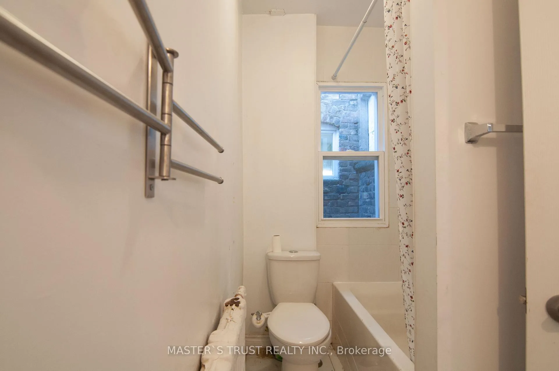 Photo 9 of Unit Upper, 567 Oakwood Avenue, Toronto, Oakwood Village — HOMEH
