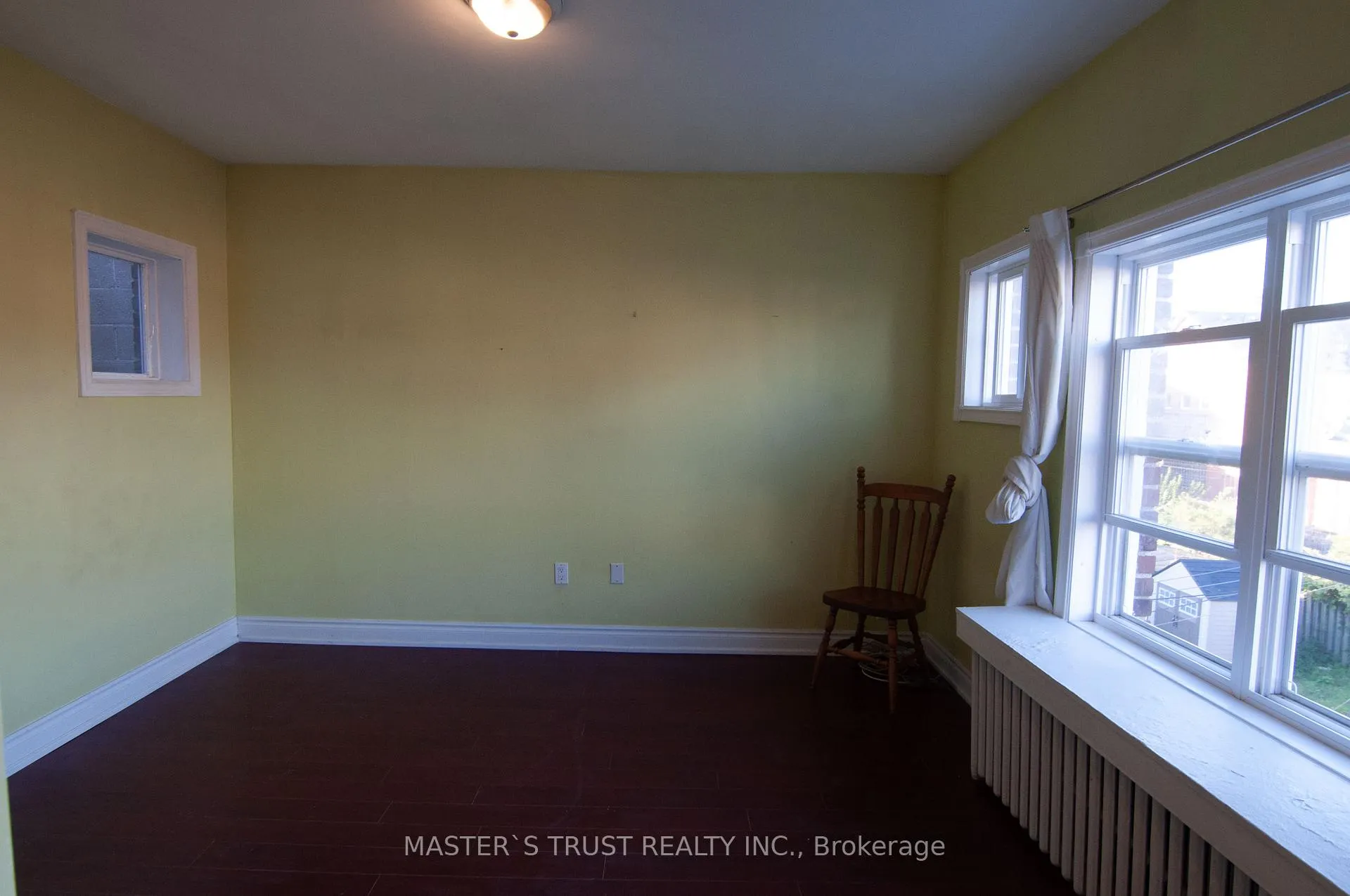 Photo 10 of Unit Upper, 567 Oakwood Avenue, Toronto, Oakwood Village — HOMEH