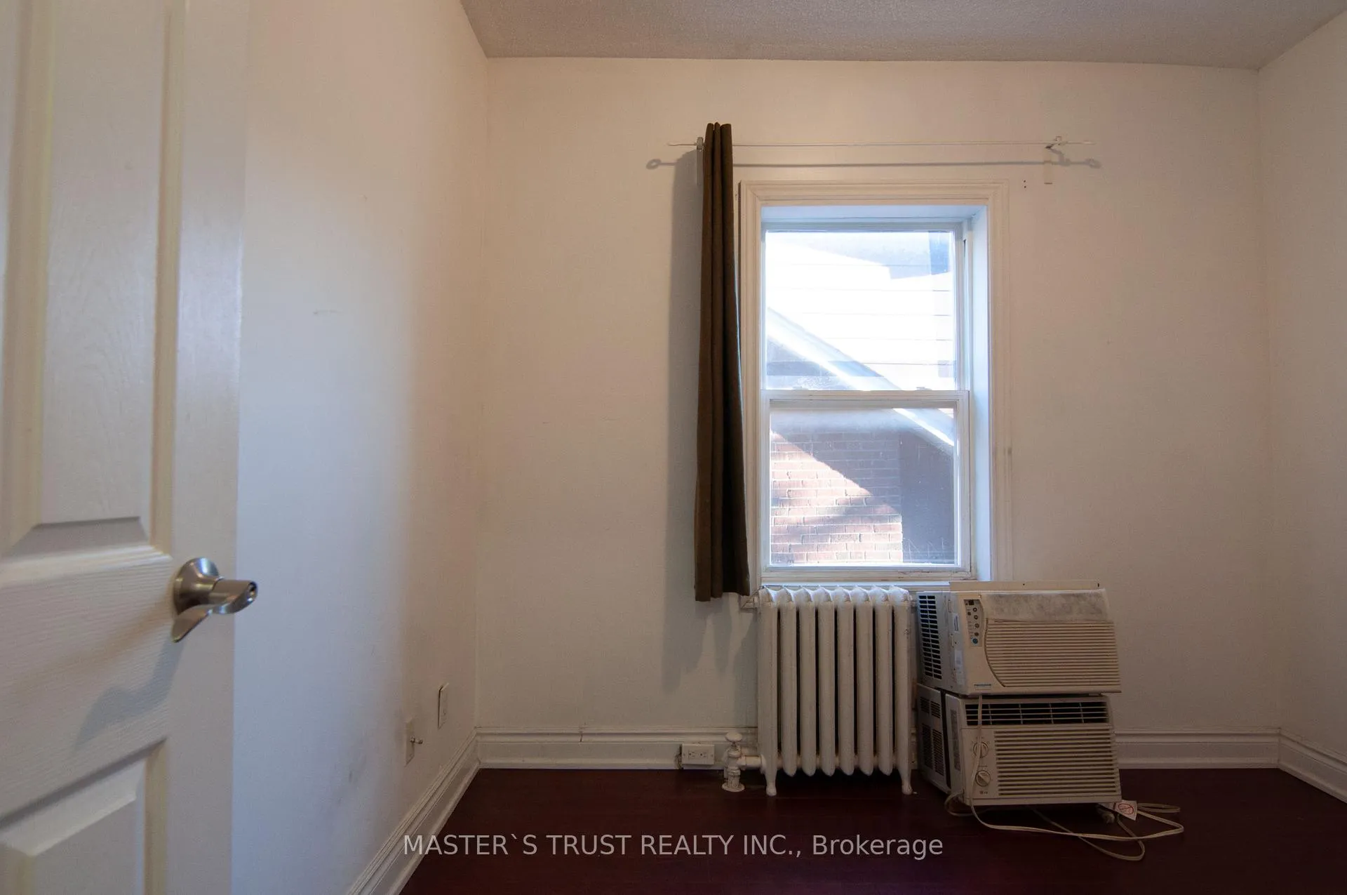 Photo 14 of Unit Upper, 567 Oakwood Avenue, Toronto, Oakwood Village — HOMEH