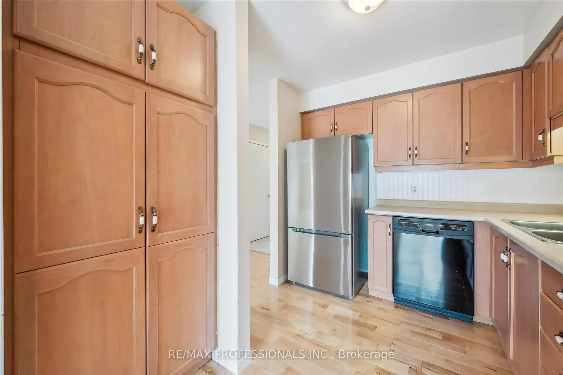 Photo 13 of 165 Silurian Drive, Guelph, Grange Road — HOMEH