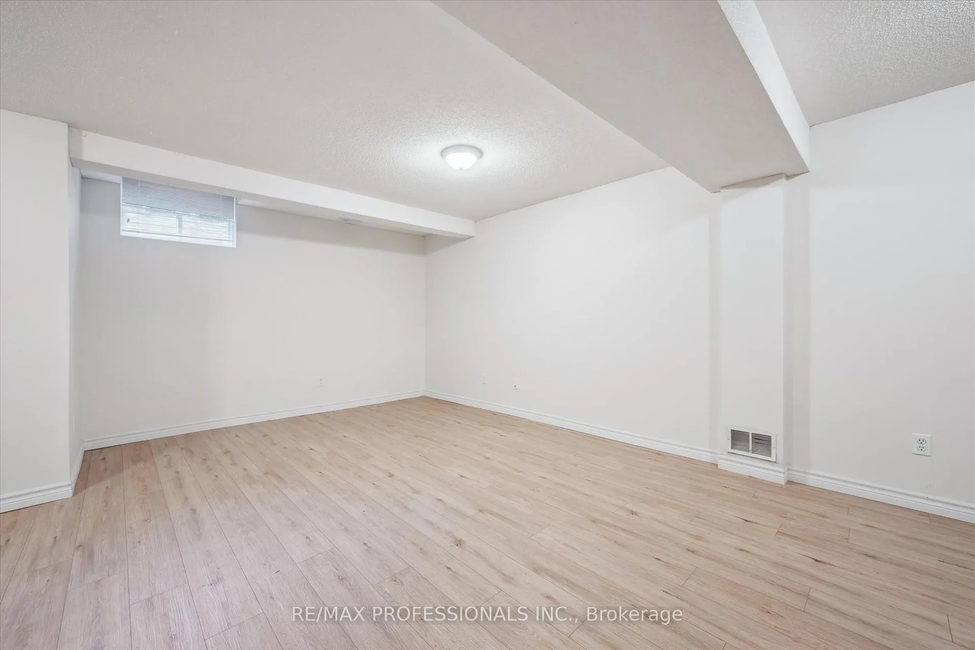 Photo 24 of 165 Silurian Drive, Guelph, Grange Road — HOMEH