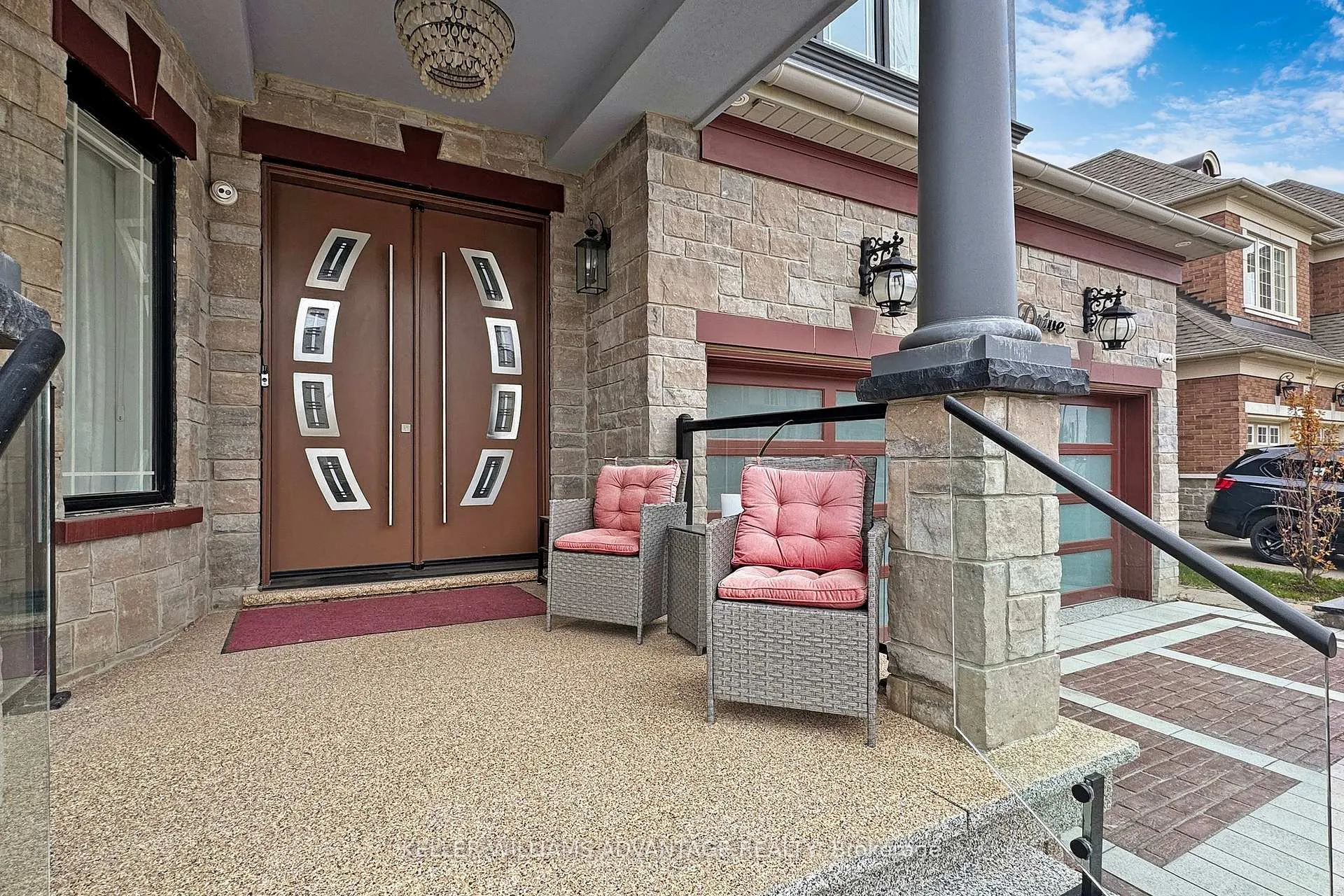 Photo 2 of 51 Finland Drive, Vaughan, Kleinburg — HOMEH