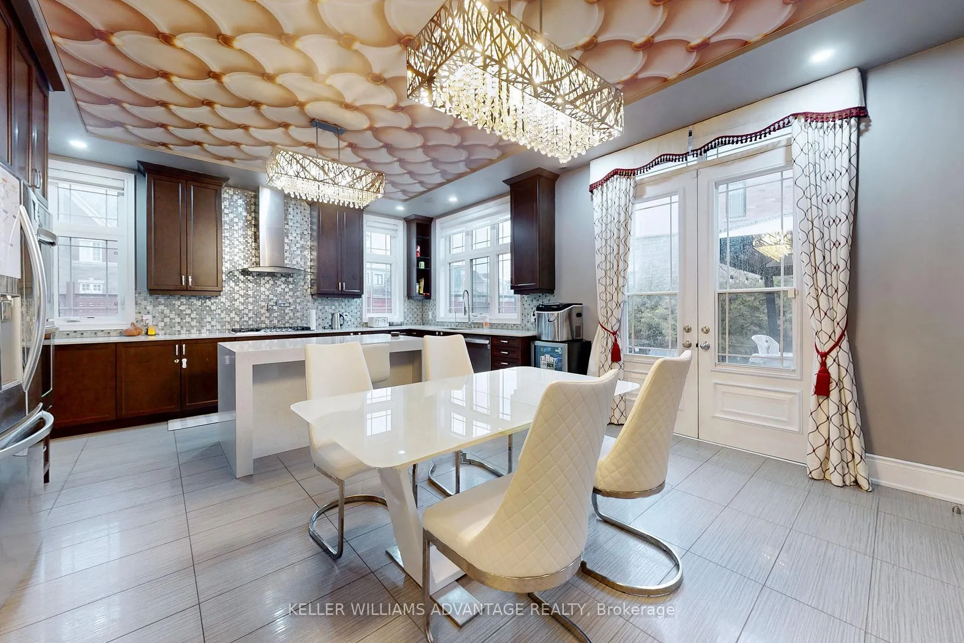 Photo 9 of 51 Finland Drive, Vaughan, Kleinburg — HOMEH