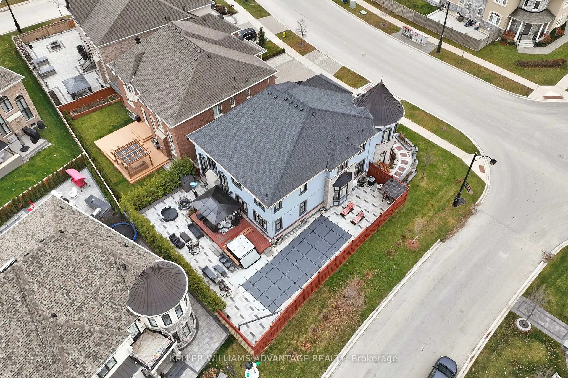 Photo 48 of 51 Finland Drive, Vaughan, Kleinburg — HOMEH