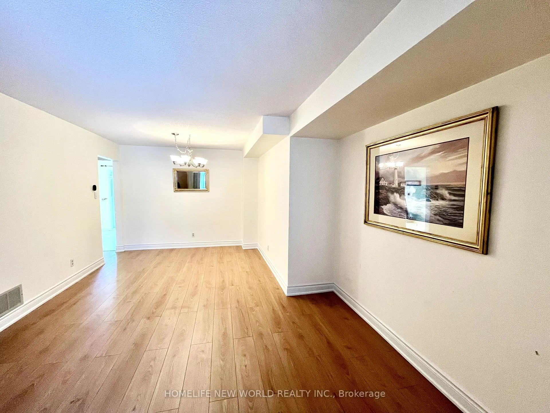 Photo 5 of 102 Ducatel Crescent, Ajax, Central — HOMEH