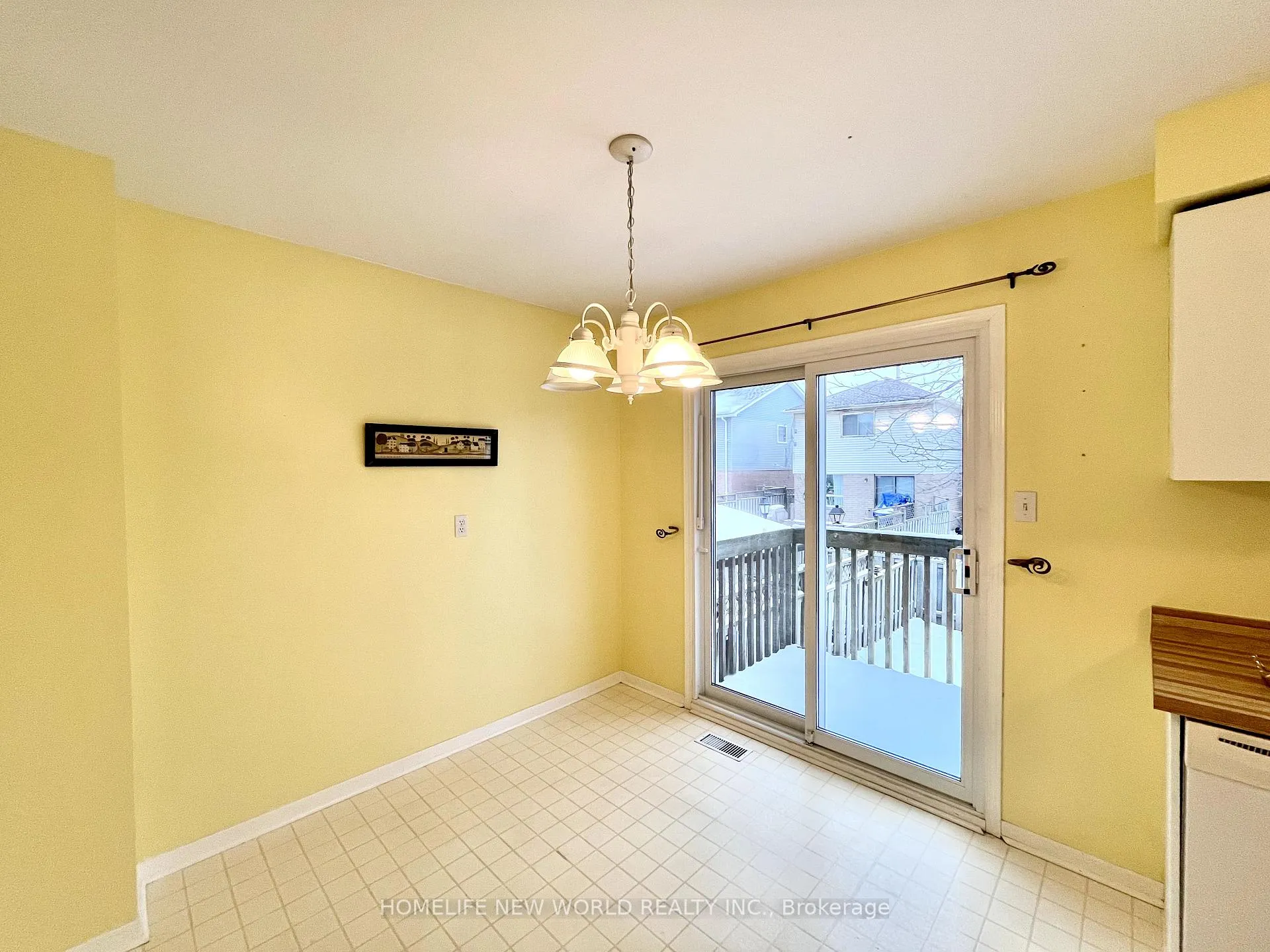 Photo 8 of 102 Ducatel Crescent, Ajax, Central — HOMEH